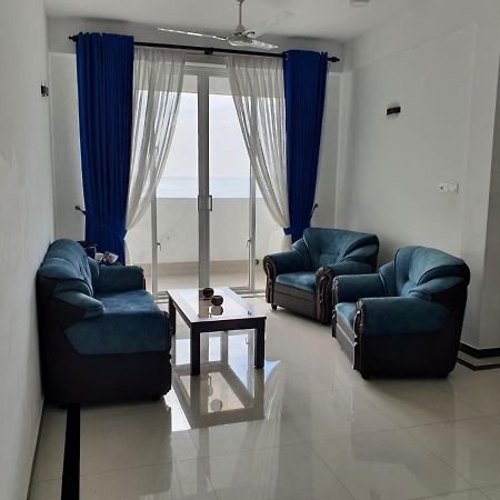 New 2 Bedroom Apartment, 100M Away From The Beach 마운트 라비니아 외부 사진