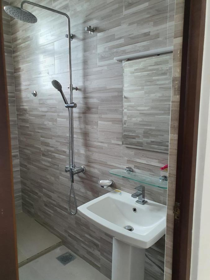 New 2 Bedroom Apartment, 100M Away From The Beach 마운트 라비니아 외부 사진