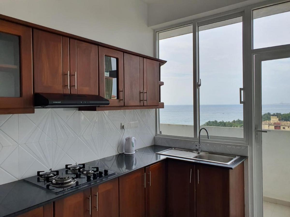 New 2 Bedroom Apartment, 100M Away From The Beach 마운트 라비니아 외부 사진