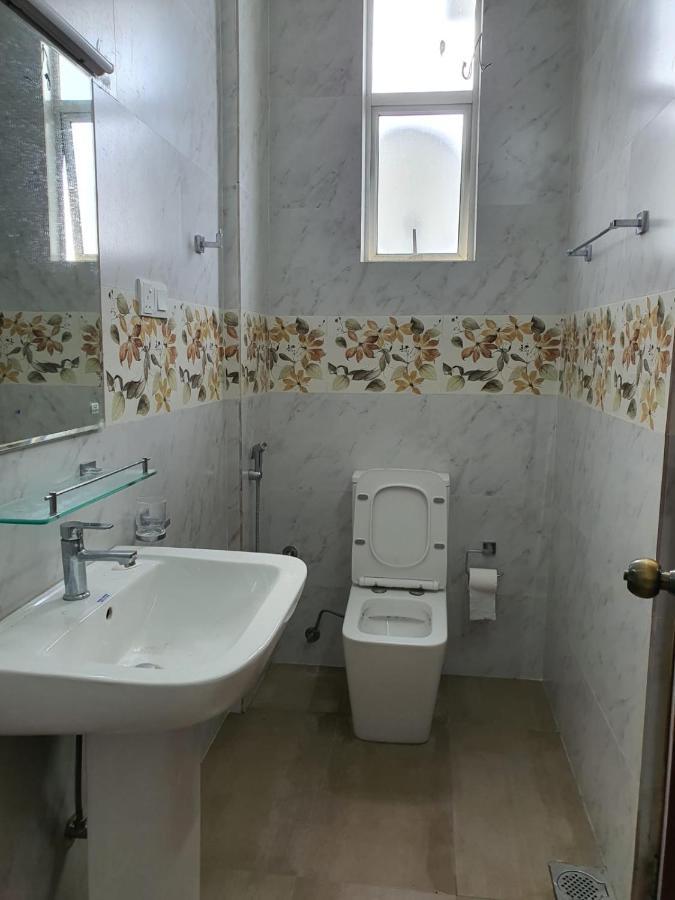 New 2 Bedroom Apartment, 100M Away From The Beach 마운트 라비니아 외부 사진